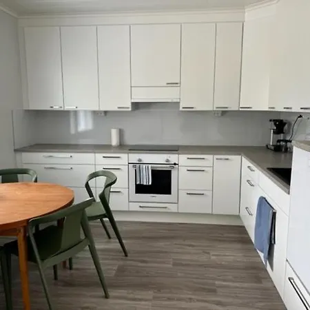 Soda - Hillside House - 24h Check In *