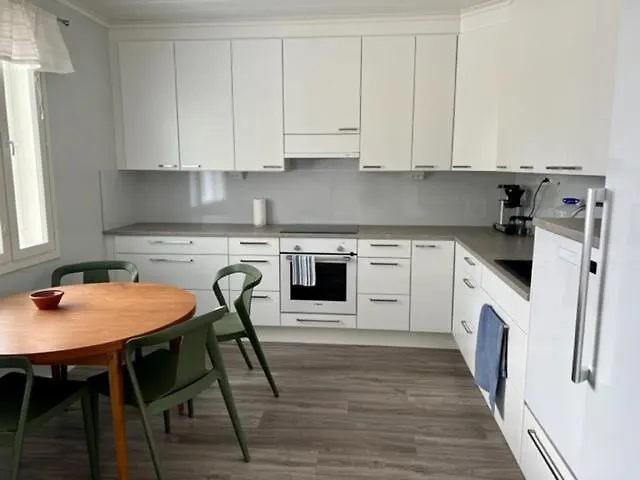 Soda - Hillside House - 24h Check In *